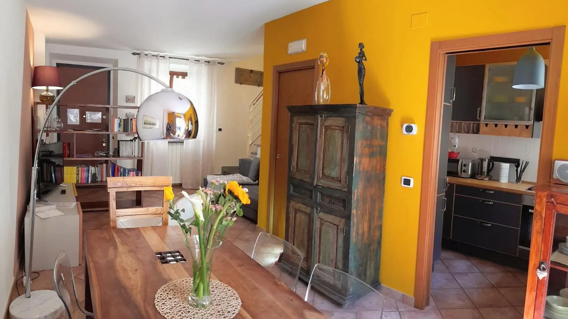 House Nubia, San Frediano, Near Ponte Vecchio, With Free Private Parking Lot Apartman Firenze 0*,  Olaszország